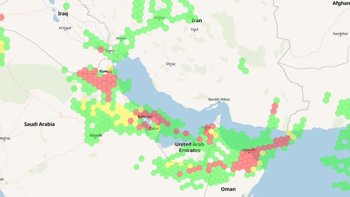 خريطة تشويش GPS حول مضيق هرمز
